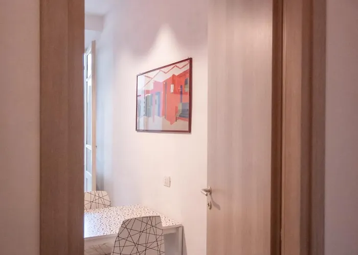 Yellow Pop - Design E Colore A * Roma