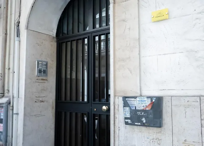 Yellow Pop - Design E Colore A * Roma
